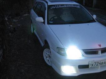 2000 Nissan Wingroad Pictures