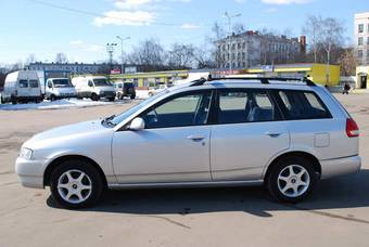 2000 Nissan Wingroad Images