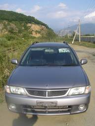 2000 Nissan Wingroad Photos