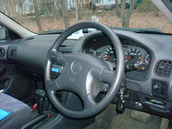 2000 Nissan Wingroad Pictures