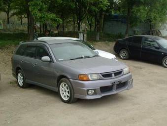 2000 Nissan Wingroad Pics
