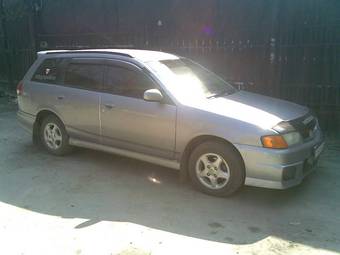 2000 Nissan Wingroad Pictures