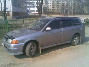 2000 Nissan Wingroad Photos