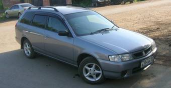 2000 Nissan Wingroad Photos