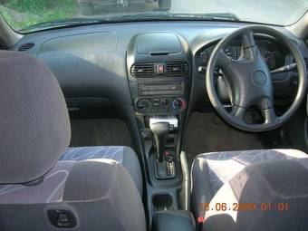 2000 Nissan Wingroad Pictures