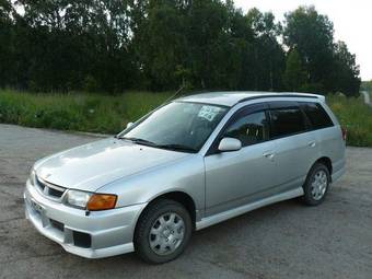 2000 Nissan Wingroad Pictures