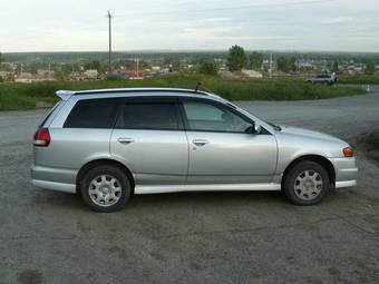 2000 Nissan Wingroad Photos