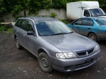2000 Nissan Wingroad Photos