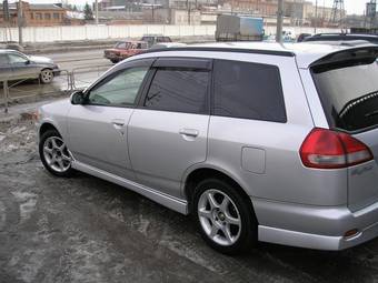 2000 Nissan Wingroad Photos
