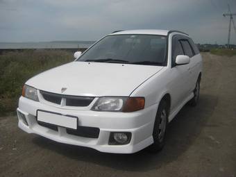 2000 Nissan Wingroad Pictures