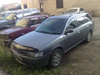 2000 Nissan Wingroad Photos
