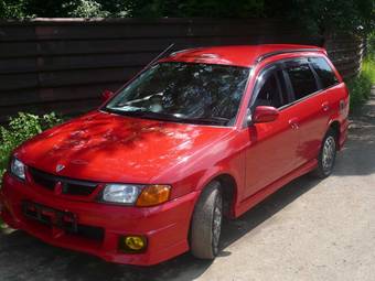 2000 Nissan Wingroad Photos
