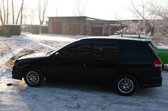 2000 Nissan Wingroad Photos