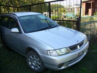 2000 Nissan Wingroad Photos