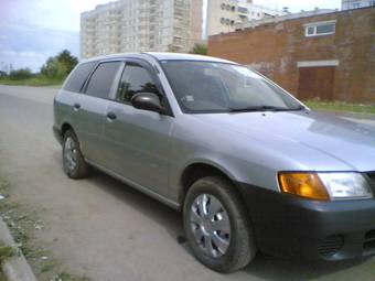 2000 Nissan Wingroad Pictures
