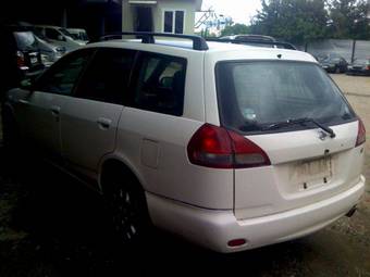 2000 Nissan Wingroad Photos