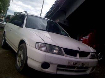 2000 Nissan Wingroad Photos
