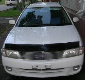 2000 Nissan Wingroad Photos