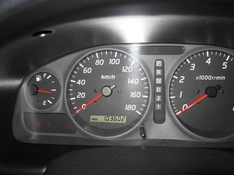 2000 Nissan Wingroad Photos