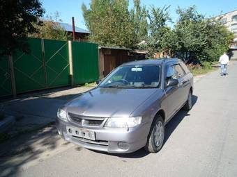 2000 Nissan Wingroad Pictures