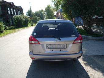 2000 Nissan Wingroad Images