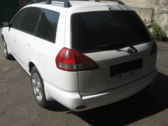 2000 Nissan Wingroad Pictures