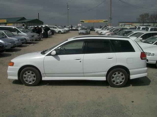 2001 Nissan Wingroad