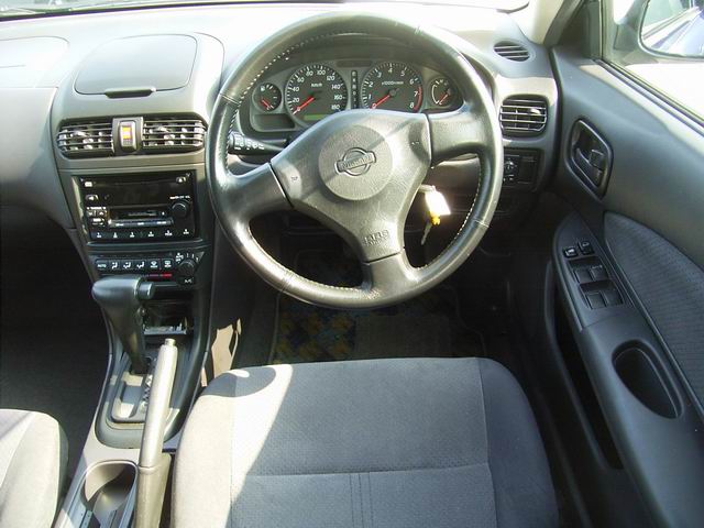2001 Nissan Wingroad Photos