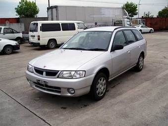 2001 Nissan Wingroad Pictures