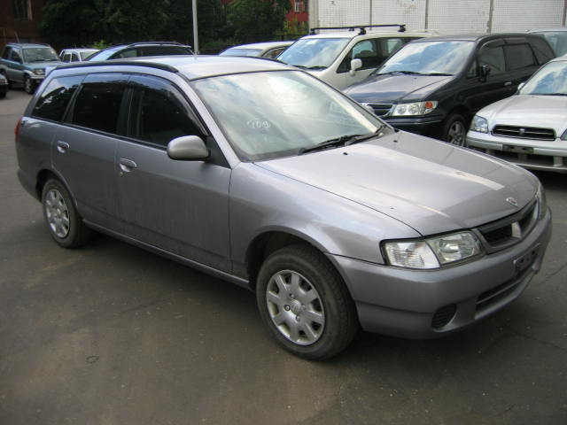 2001 Nissan Wingroad Photos