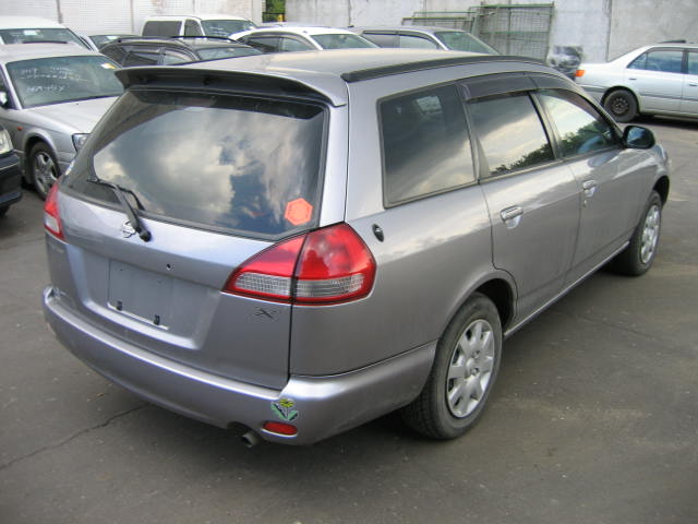 2001 Nissan Wingroad Photos