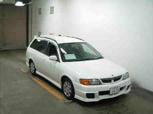 2001 Nissan Wingroad Photos