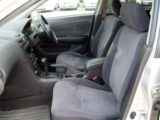 2001 Nissan Wingroad Photos