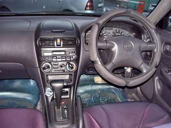 2001 Nissan Wingroad Photos