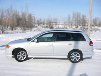 2001 Nissan Wingroad Wallpapers