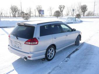 2001 Nissan Wingroad Images