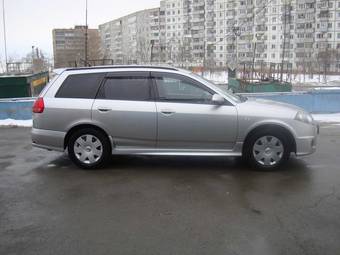 2001 Nissan Wingroad Pictures