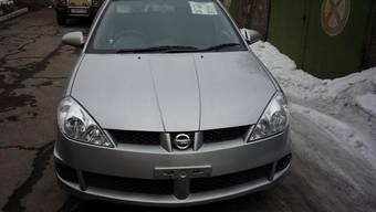 2001 Nissan Wingroad Photos