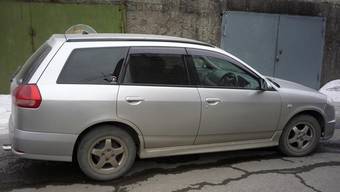 2001 Nissan Wingroad Pictures