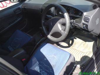 2001 Nissan Wingroad Pictures