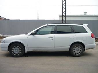 2001 Nissan Wingroad Photos