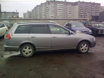 2001 Nissan Wingroad Photos
