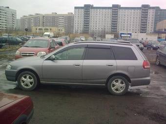 2001 Nissan Wingroad Photos