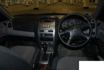 2001 Nissan Wingroad Pictures