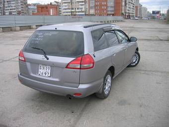 2001 Nissan Wingroad Photos