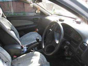 2001 Nissan Wingroad Photos