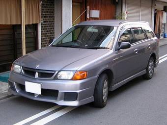 2001 Nissan Wingroad Photos