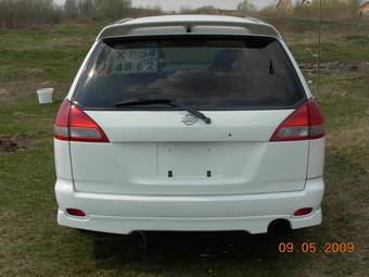 2001 Nissan Wingroad Photos