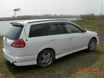 2001 Nissan Wingroad Photos