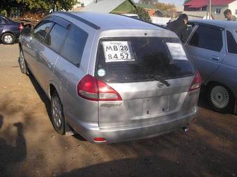 2001 Nissan Wingroad Photos